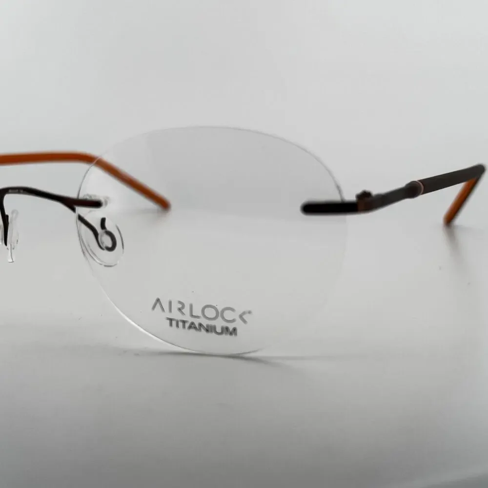 Airlock eyeglasses frame